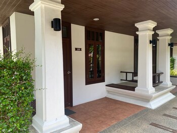 Al's Resort
