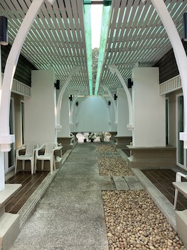 Al's Resort