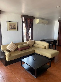 Al's Resort