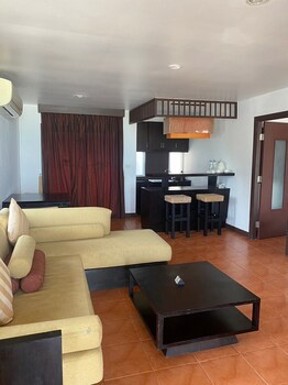 Al's Resort