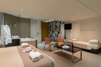 Atlantis City Hotel