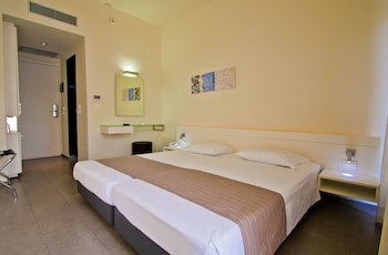 Atlantis City Hotel