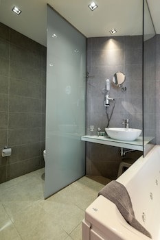 Atlantis City Hotel