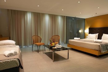 Atlantis City Hotel