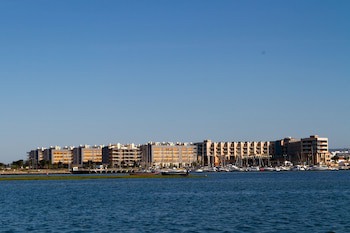 Real Marina Residence