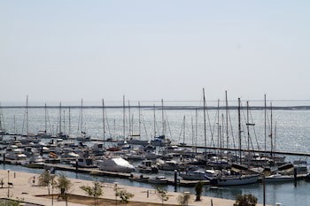 Real Marina Residence