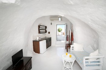 Alexander's Suites