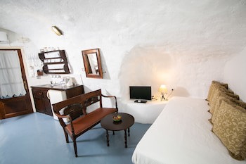 Alexander's Suites