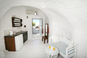 Alexander's Suites