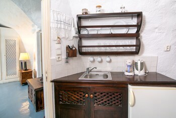 Alexander's Suites