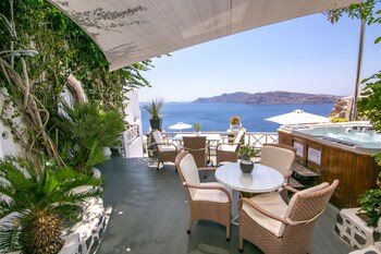 Alexander's Suites