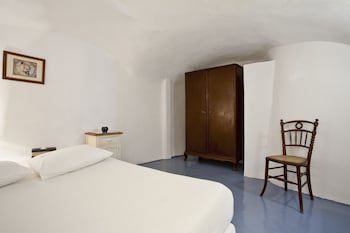 Alexander's Suites