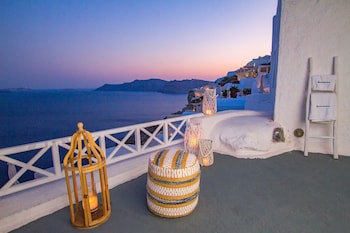 Alexander's Suites
