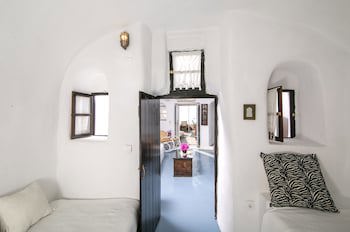 Alexander's Suites