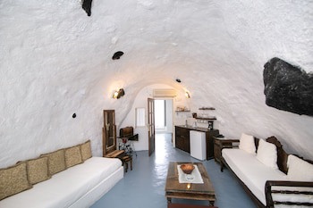 Alexander's Suites