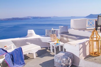 Alexander's Suites