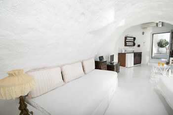 Alexander's Suites