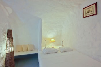 Alexander's Suites