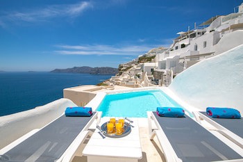 Alexander's Suites