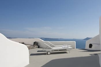 Alexander's Suites
