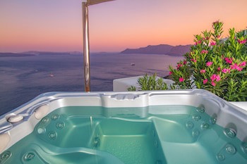 Alexander's Suites