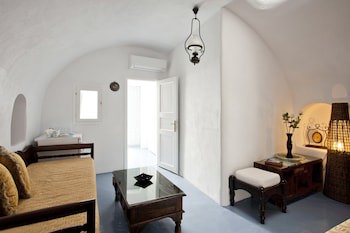 Alexander's Suites