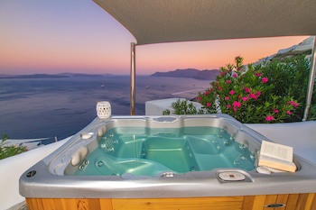 Alexander's Suites