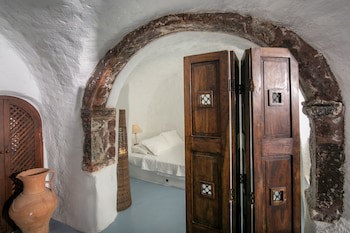 Alexander's Suites