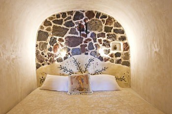 Alexander's Suites