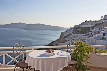 Alexander's Suites