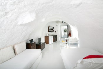 Alexander's Suites