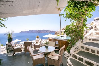 Alexander's Suites