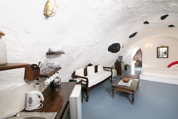 Alexander's Suites