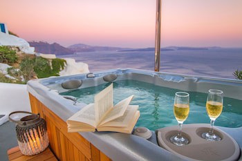 Alexander's Suites