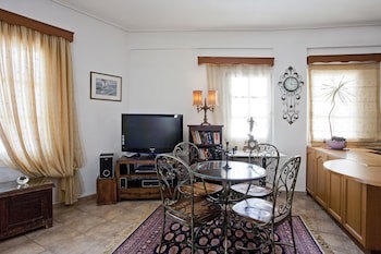 Alexander's Suites