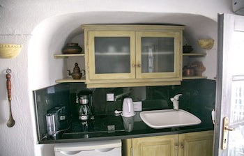 Alexander's Suites