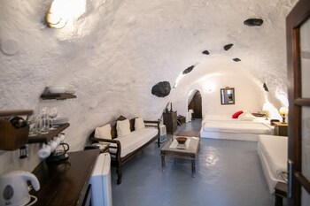 Alexander's Suites