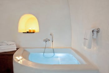 Alexander's Suites