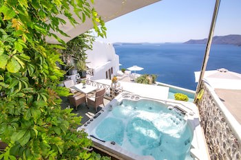 Alexander's Suites
