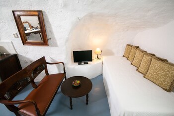 Alexander's Suites