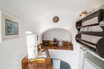 Alexander's Suites