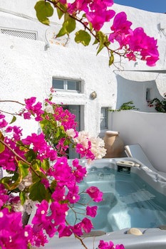 Alexander's Suites
