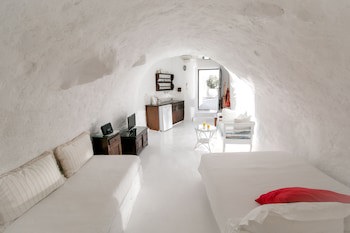 Alexander's Suites