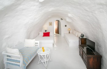 Alexander's Suites