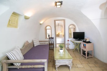 Alexander's Suites