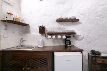 Alexander's Suites