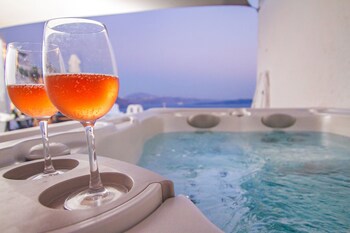 Alexander's Suites