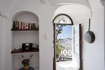 Alexander's Suites