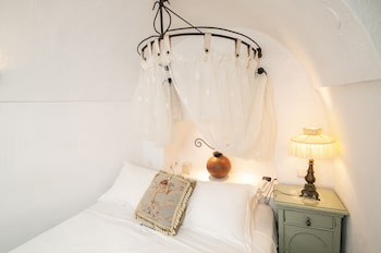 Alexander's Suites