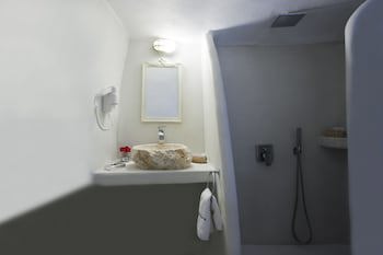 Alexander's Suites